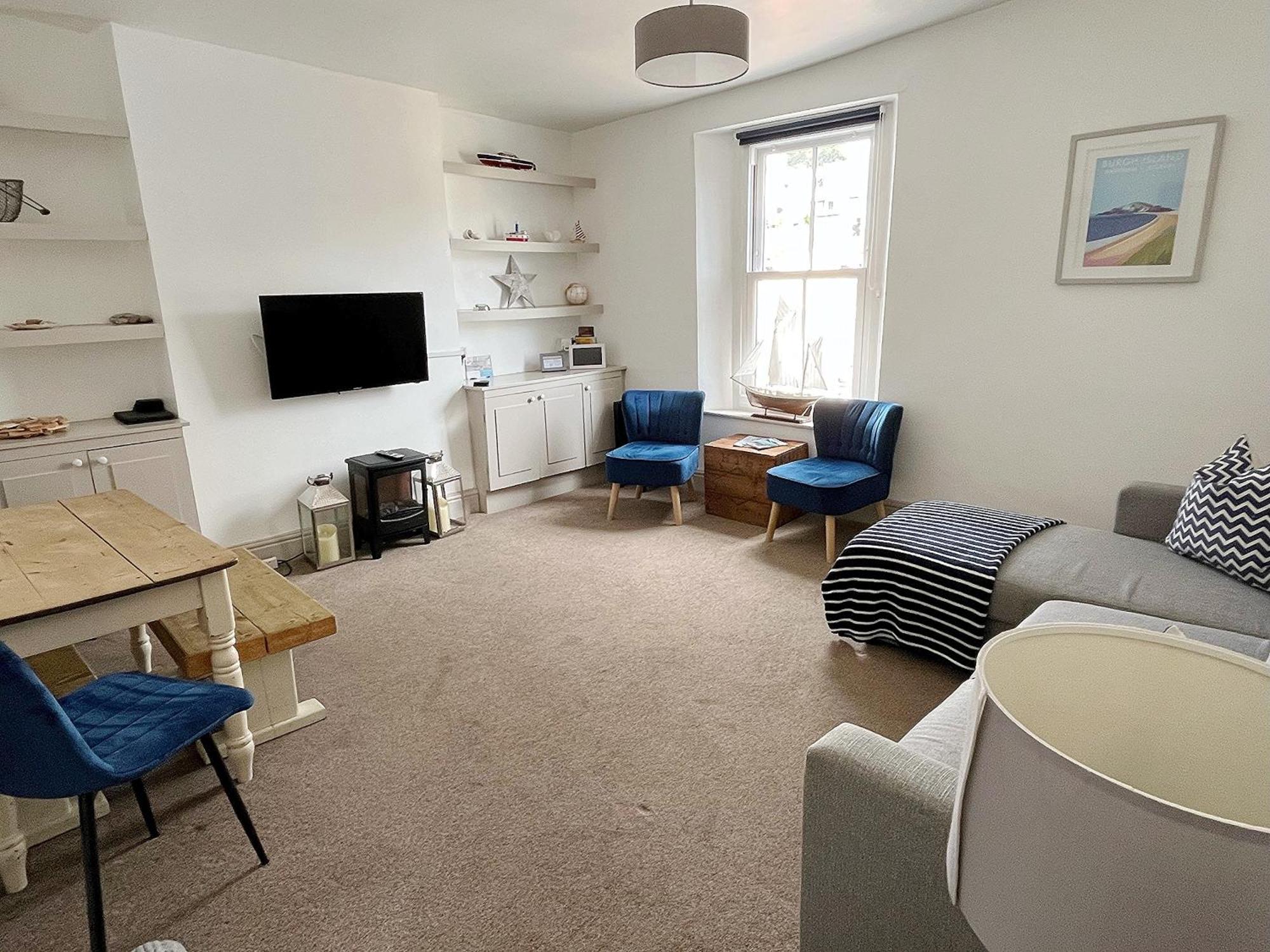 Nancie'S Place - Dartmouth Town Center With Private Parking - A Traditional Georgian Private Duplex Apartment - Beautifully Refurbished - Two Bedrooms, Bathroom, Kitchen And Lounge Diner Exteriör bild