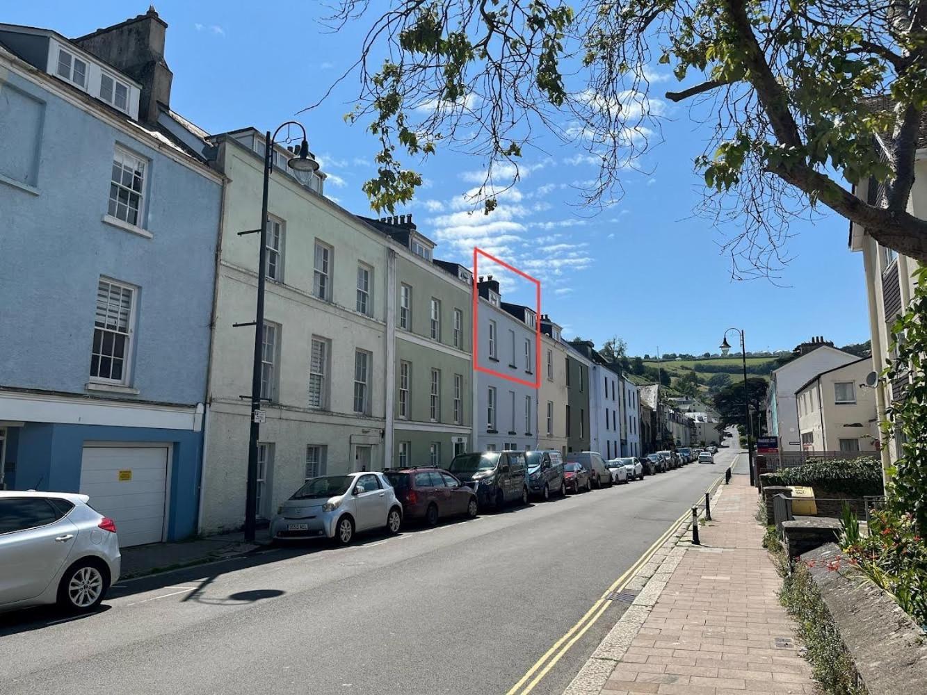 Nancie'S Place - Dartmouth Town Center With Private Parking - A Traditional Georgian Private Duplex Apartment - Beautifully Refurbished - Two Bedrooms, Bathroom, Kitchen And Lounge Diner Exteriör bild