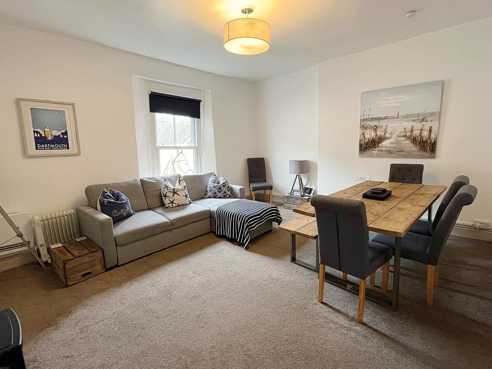 Nancie'S Place - Dartmouth Town Center With Private Parking - A Traditional Georgian Private Duplex Apartment - Beautifully Refurbished - Two Bedrooms, Bathroom, Kitchen And Lounge Diner Exteriör bild