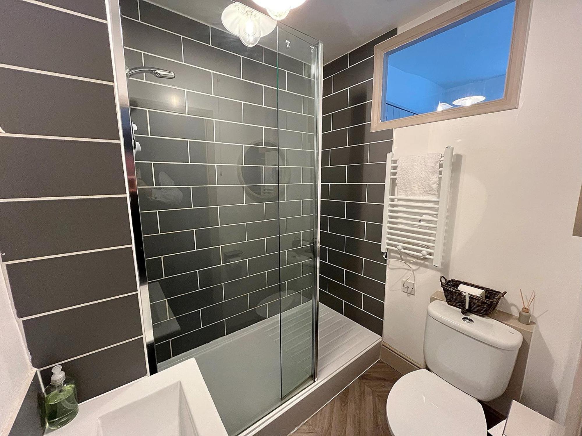 Nancie'S Place - Dartmouth Town Center With Private Parking - A Traditional Georgian Private Duplex Apartment - Beautifully Refurbished - Two Bedrooms, Bathroom, Kitchen And Lounge Diner Exteriör bild