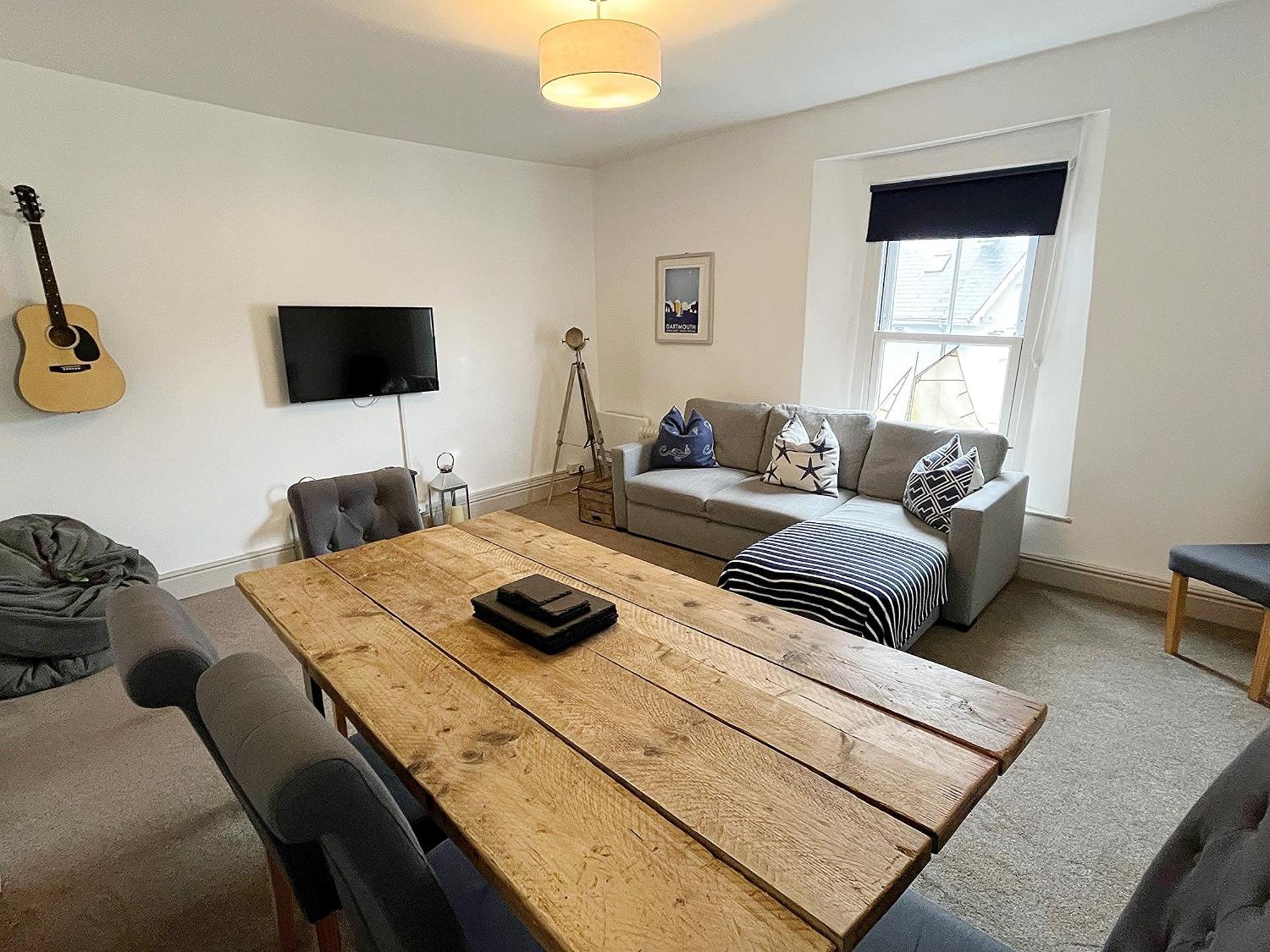 Nancie'S Place - Dartmouth Town Center With Private Parking - A Traditional Georgian Private Duplex Apartment - Beautifully Refurbished - Two Bedrooms, Bathroom, Kitchen And Lounge Diner Exteriör bild