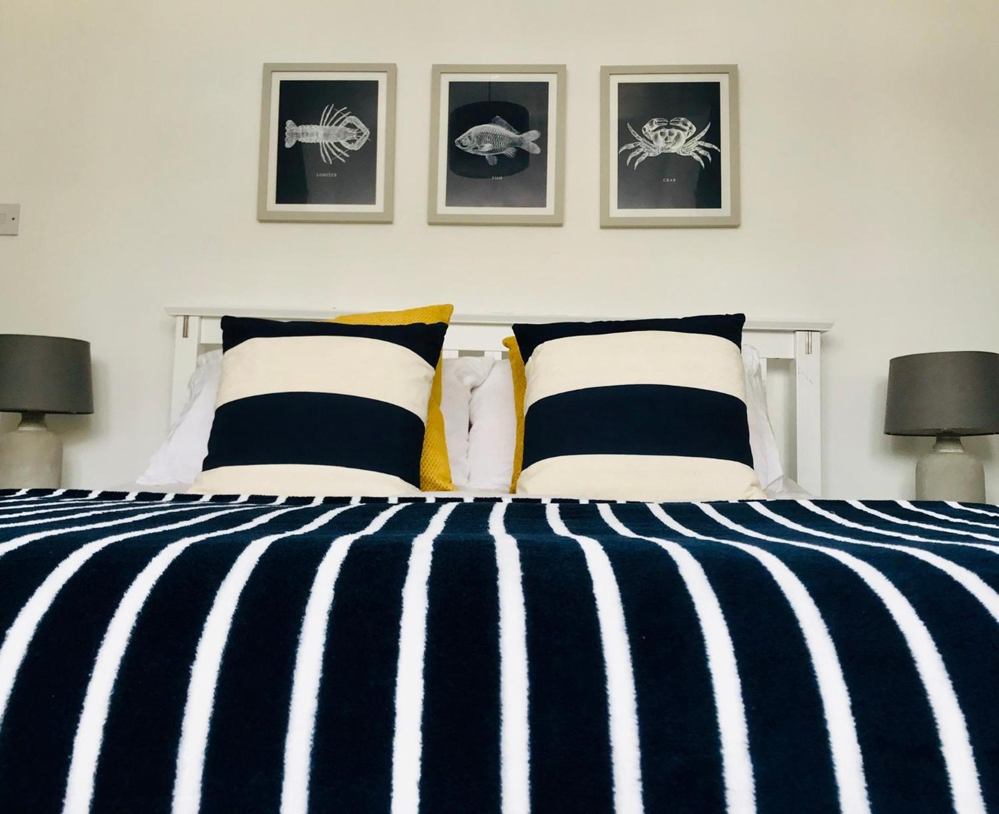 Nancie'S Place - Dartmouth Town Center With Private Parking - A Traditional Georgian Private Duplex Apartment - Beautifully Refurbished - Two Bedrooms, Bathroom, Kitchen And Lounge Diner Exteriör bild